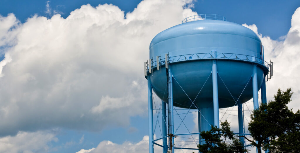 Water storage tank